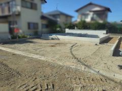 3台並列駐車OK　ご家族の車や来客用にも対応