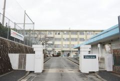 西陵中学校