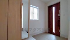 たっぷり収納できるシューズボックス付きなので、家族全員の靴がきれいに整頓できます。