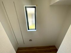 キッチン横にはパントリー