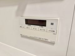 お湯の量や温度調整したい時、簡単に操作できるのでどんな季節でも快適なバスタイムになりそうです＾＾