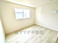 家具を選ばないナチュラルなフローリングとシンプルなクロスです＾＾