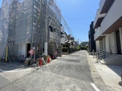 前面道路は約5ｍ。