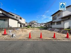 スーパーやコンビニなども近く周辺環境充実。快適でゆとりのある生活空間で新生活を始めましょう＾＾
