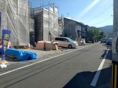 北側約5.9ｍの公道に面しています。