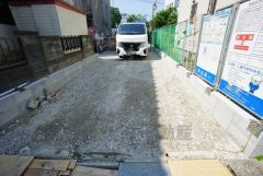 「玄関を出てすぐに道路」ではないので、小さいお子様がいらっしゃるご家庭でも安心して暮らせます＾＾
