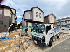 全室南向き　南面バルコニー　 玄関上部は解放感ある吹抜け　ロフト付き＾＾