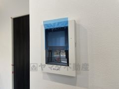 防犯性、セキュリティ対策に安心できるテレビモニター付きインターフォンです。セールスマン対策にもなり安心できます。