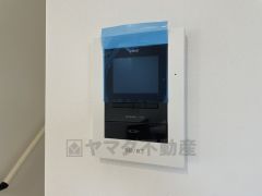防犯性、セキュリティ対策に安心できるテレビモニター付きインターフォンです。セールスマン対策にもなり安心できます。