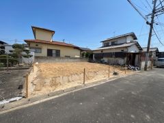 ＪＲ筑肥線「糸島高校前」駅：自転車で6分（1ｋｍ）