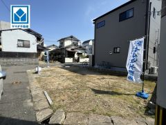 原小学校：徒歩8分 マルショク昭和台店：徒歩7分 西鉄バス「弥生一丁目」停：徒歩11分