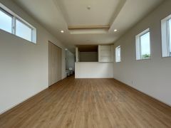 キッチンから会話が弾みそうなダイニングです。お友達や親せきをお招きするのも楽しみになりますね＾＾