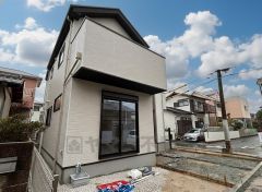 小・中学校、イオン野芥店が徒歩10分以内にある住みやすい立地です＾＾