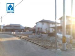 東側約4.5m公道（法42条1項1号道路）、北西側約3.6m公道（法43条2項2号道路）、北東側約3.9m公道（法43条2項2号道路）