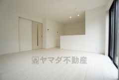 家族が集まる開放的なリビング。思い思いの時間を過ごしたり、家族みんなで食事をしたり、素敵な団らんの場になりますね＾＾