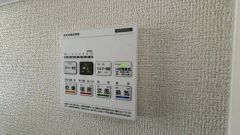 浴室暖房乾燥機には、暖房、乾燥、涼風、換気の4つの機能が付いています。タイマー付きです。雨の日はもちろん、急ぎで洗濯する必要のあるお子様の体操服や、下着類などを乾かすのに便利です。