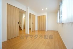 2ドア1ルーム、クローゼットも2ヶ所ついています＾＾お子様の成長に合わせてお部屋を仕切ることができます＾＾