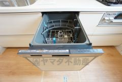 炊事時間を大幅に短縮できる食器洗浄乾燥機付き＾＾食器を洗う手間が減るので家族とのコミュニケーションの時間や自分の時間が増えますね。