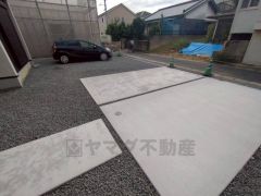 カースペース。マイカー用に、来客用に、自転車やバイク置き場としてもご利用いただけます。