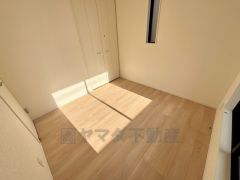 家具を選ばないナチュラルなフローリングとシンプルなクロスです＾＾