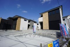 前面道路西側4ｍに面しています。