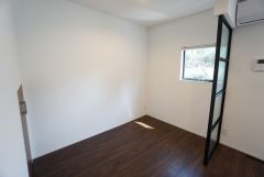 リビング隣には、ホッとできるタタミコーナーを用意。お子様のお昼寝スペースや書斎としても活躍してくれそうです＾＾