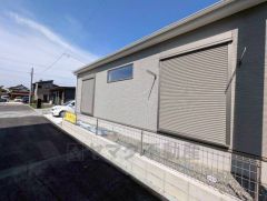 シャッター付き。