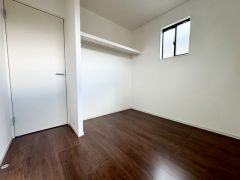 全居室にはたっぷり収納できるクローゼットを設置しています。荷物が増えがちなお子様のお部屋にもオススメです。