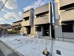 カースペースは2台分。