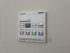 浴室暖房乾燥機には、暖房、乾燥、涼風、換気の4つの機能が付いています。タイマー付きです。換気・雨の日の洗濯も安心です＾＾