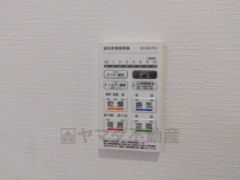 浴室暖房乾燥機には、暖房、乾燥、涼風、換気の4つの機能が付いています。タイマー付きです。換気・雨の日の洗濯も安心です＾＾