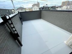 約6.75帖の広々としたバルコニー