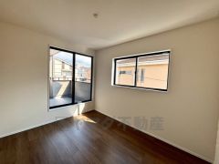 居室としてももちろん、収納や書斎、お子様のプレイスペースにも＾＾使い勝手が良さそうです＾＾