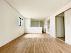 キッチンから会話が弾みそうなダイニングです。お友達や親せきをお招きするのも楽しみになりますね＾＾