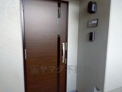 家の顔となる玄関扉がかっこいいと、たくさんの人を招き入れたくなりますね＾＾