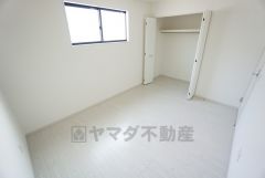 クローゼット付きなので、すっきりと整理整頓でき気持ちよく過ごせますね＾＾