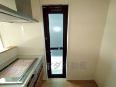 勝手口があることで、通風・採光の確保になります。