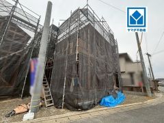 カースペースは2台分確保＾＾ご夫婦で1台ずつ所持されているご家庭も、来客時も安心ですね。