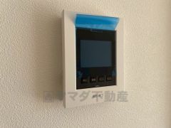 防犯性、セキュリティ対策に安心できるテレビモニター付きインターフォンです。セールスマン対策にもなり安心できます。