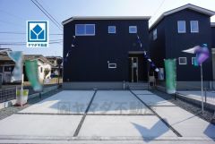 スーパーやコンビニなども近く周辺環境充実。快適でゆとりのある生活空間で新生活を始めましょう^^