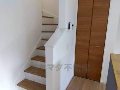 リビング階段は顔を合わせる時間が増えるので、ご家族とのコミュニケーションがとりやすく距離がグッと縮まりそうですね＾＾