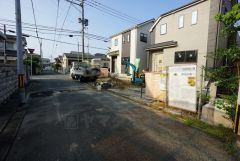 前面道路は約4.5ｍ。