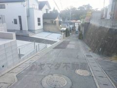 前面道路幅員：西側約4ｍ。落ち着いた住宅地＾＾