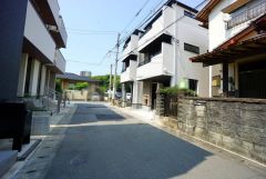 前面道路は約5ｍ。