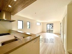 キッチンから会話が弾みそうなダイニングです。お友達や親せきをお招きするのも楽しみになりますね＾＾