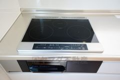 お手入れのしやすいIHクッキングヒーターです。