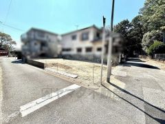 住人以外の車の進入も少なく、小さなお子様を持つご家庭にも安心です。