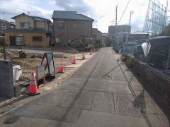 前面道路は6ｍと広々としているので、駐車も楽々できますね＾＾