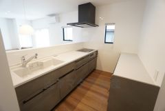 カウンターキッチンなので、ご家族と会話をしながら楽しくお料理ができます。