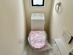 ウォシュレット、暖房便座、節電・節水機能など、使い勝手のよい高機能トイレです。